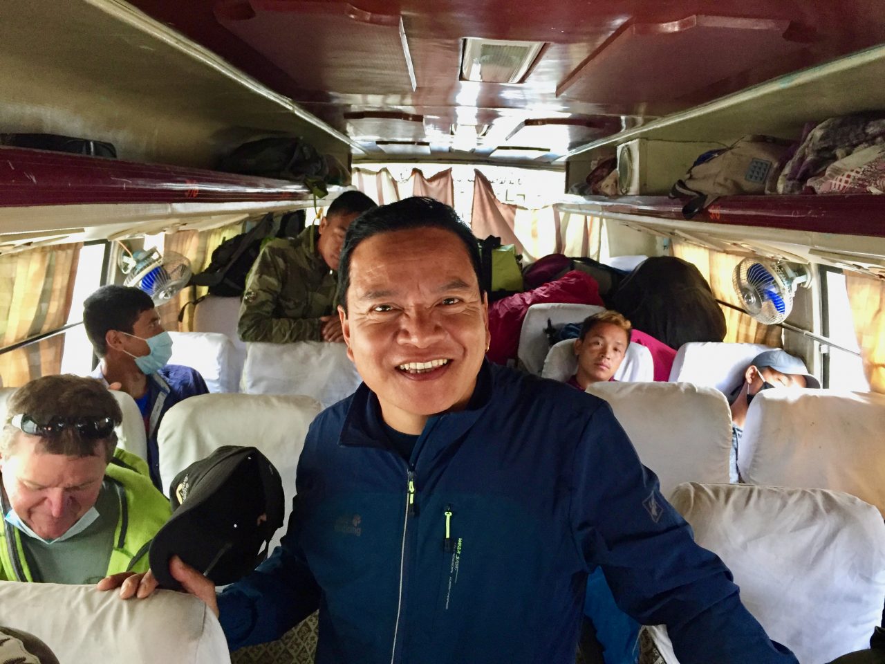Busfahrt von Kathmandu nach Soti Khola